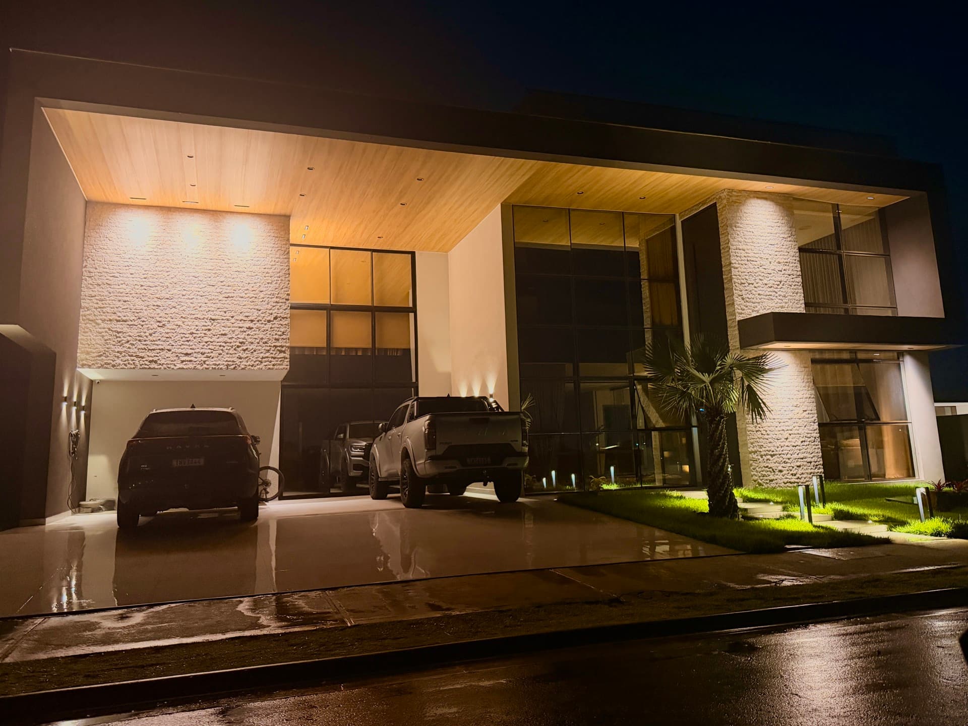 Residência iluminada pela Luknos
